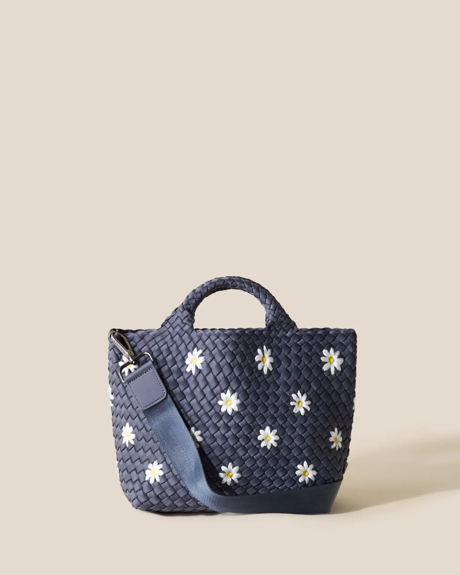 Crossbodies<NAGHEDI St. Barths Small Tote Daisy Anchor